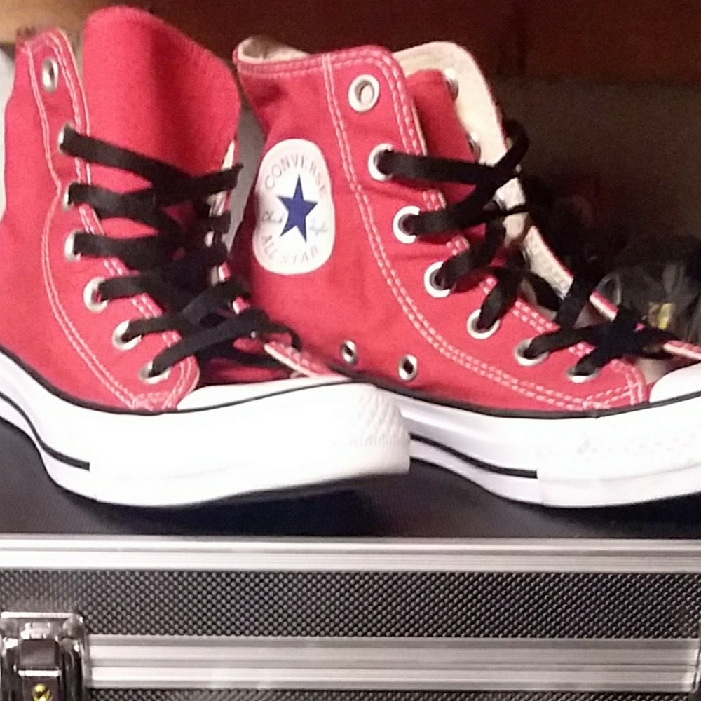 Converse - Picture 2 of 8